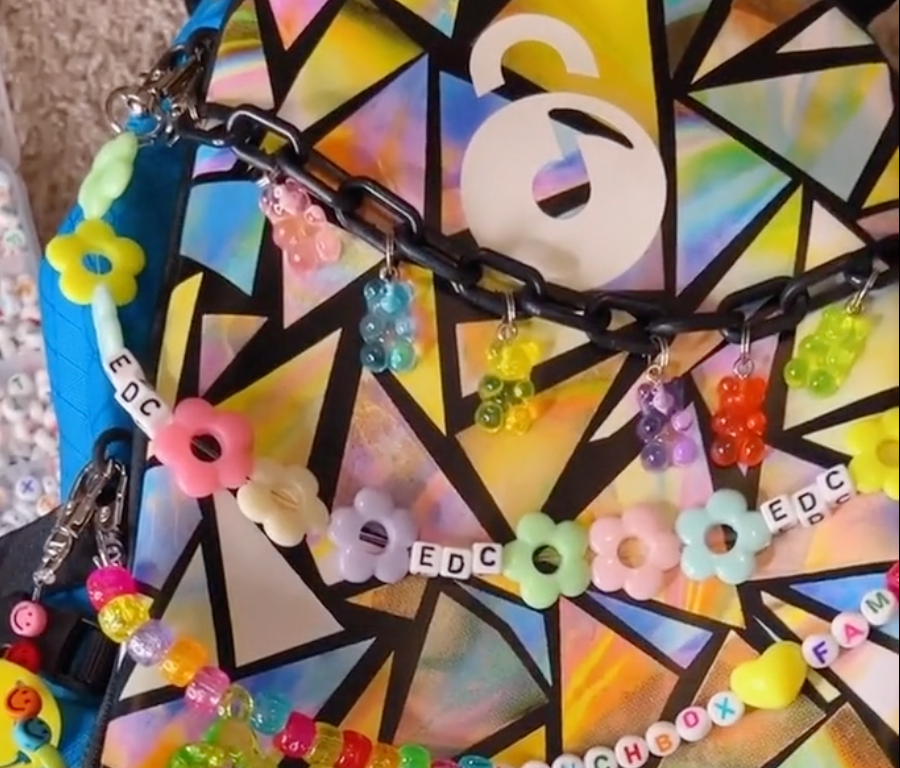 HOW TO MAKE A KANDI/BEADED BAG!/Step by step/How to tutorial! 